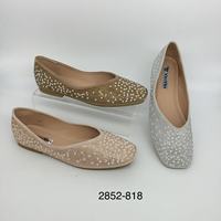 Chaussures plates élégantes noires et beiges 2025