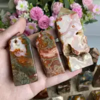 Tour de cristal en pierre d'agate de mousse rouge sculptée à la main, baguette de tour de Point de cristal de guérison d'agate de mousse rouge