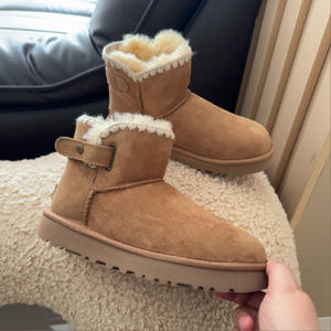 Nouvelles bottes d'hiver pour femmes, fourrées, chaudes, rembourrées, décontractées, courtes, en laine tricotée, en coton, à semelle plate, couleur unie - Product Image 3