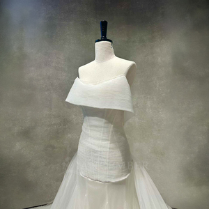 Robe de mariée sirène en tulle à épaules dénudées avec longue traîne pour la mariée Jancember - Product Image 3