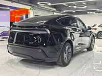 Tesla Model Y SUV électrique avec transmission intégrale, autonomie de 593 km et puissance de 220 kW