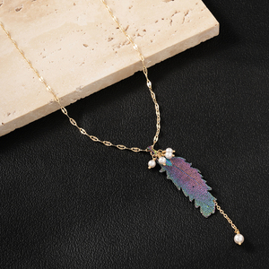 <span class=keywords><strong>Collier</strong></span> tendance en Y pour femme, plaqué or 18 carats, avec pampilles en fausses perles et motifs géométriques uniques en plumes naturelles coupées - Product Image 3