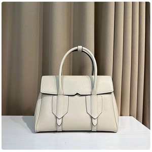 Chic Vegan Leather Totes: sang trọng bền vững cho việc vặt hàng ngày - Product Image 5