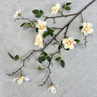 Susunan Bunga Sutra Buatan Model Snow Pear Sydney Camellia 5 Cabang 8 Bunga Grosir untuk Ruang Tamu Meja Makan