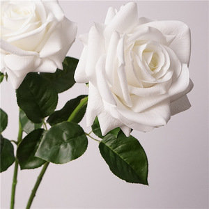 Rosa Artificial <span class=keywords><strong>de</strong></span> Alta Calidad <span class=keywords><strong>de</strong></span> 65 cm, Tacto Real, Color Blanco, Rosa Única <span class=keywords><strong>de</strong></span> Látex, <span class=keywords><strong>para</strong></span> Decoración <span class=keywords><strong>de</strong></span> Bodas, Hogar y Día <span class=keywords><strong>de</strong></span> San Valentín - Product Image 1