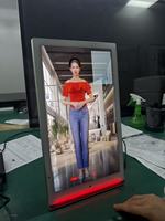 Kiosco de IA de Escritorio con Pantalla Digital Humana de 15.6 Pulgadas, Venta al Por Mayor OEM para Comercio Minorista
