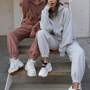 2025 nuovo abbigliamento sportivo da <span class=keywords><strong>donna</strong></span> abbigliamento sportivo abbigliamento da salotto set <span class=keywords><strong>Oversize</strong></span> <span class=keywords><strong>Jogger</strong></span> e felpa con cappuccio 2 pz tuta da ginnastica in cotone da <span class=keywords><strong>donna</strong></span> - Product Image 5