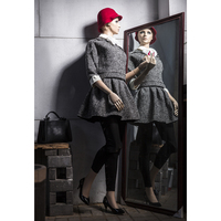Mannequin femme articulé pleine grandeur en fibre de verre pour présentation