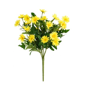 9 têtes marguerites de fleurs artificielles de style pastoral coréen pour la décoration de la maison petite fleur décoration de mariage accessoires photo - Product Image 1