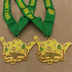 Alta qualità scava fuori La medaglia da corsa Parc La fondotinta in bronzo argento dorato con Sneaker - Product Image 3