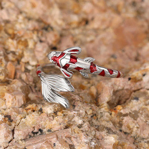 Anello Aperto a Forma di Pesce Koi per Donne, Design Regolabile per Uso Quotidiano - Product Image 6