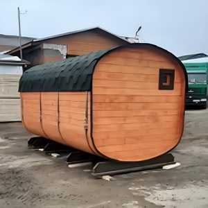 Cabine de sauna traditionnelle carrée en bois pour l'extérieur, idéale pour une expérience de relaxation en jardin privé. - Product Image 3