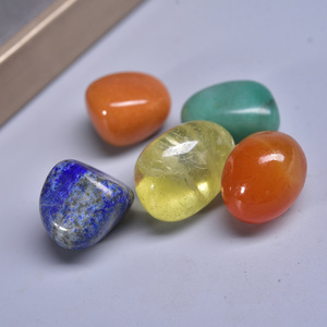 Натуральные полированные обесмагничивающиеся галтованные камни: белый кристалл, розовый кристалл, красная яшма, лазурит, синий камень, обсидиан - Product Image 3