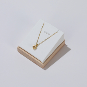 Présentoir à bijoux moderne en bois et velours, couleur personnalisable, avec coussin en velours, taille sur mesure, vente en gros - Product Image 6