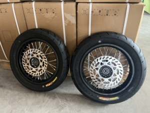 1.85*12インチアイアンリムホイールタイヤセット電気オフロードダートバイク90/90-12タイヤケーシングケン * ホイール - Product Image 3