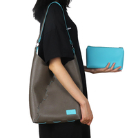 Sac à bandoulière en PVC personnalisé avec fermeture simple et petites pochettes pour usage quotidien