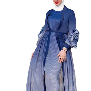 Ensemble deux pièces plissé dégradé violet sur mesure, style Dubaï, avec manches à volants, Abaya ouverte, tenue islamique modeste pour <span class=keywords><strong>femme</strong></span>, Aïd - Product Image 3