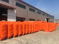 Barrière durable de flotteurs de tuyau de dragage résistants aux chocs de bouée carrée de HDPE pour des travaux d'eau de canalisation de canal comportant la partie de piston