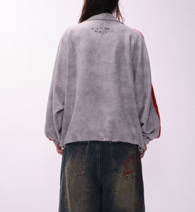 Giacca Oversize Vintage Streetwear Hip Hop Personalizzata con Zip e Grafica a Strisce Contrastanti, Cappotto Estetico Effetto Vissuto - Product Image 3