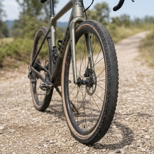 Neumático de bicicleta Terra Hardpack Gravel 700 x 50C 29 x 2.00 Tubeless Ready Plegable ShieldWall Trail Road - Product Image 4