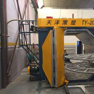 3 무기 <span class=keywords><strong>Pe</strong></span> 소재 놀이 제품 셔틀 로토 몰딩 기계 - Product Image 3