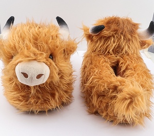 Chaussons Bottes d'Intérieur Antidérapants en Peluche Douce et Moelleuse Motif Vache des Highlands pour Femme, <span class=keywords><strong>Homme</strong></span> et Adulte – Idéal Hiver - Product Image 4