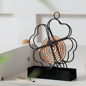 ที่ใส่ม้วนยุงโลหะเหล็กสีดำรูปทรงดอกไม้ที่วางของตกแต่งบ้านที่วางธูปกันแมลงอย่างยั่งยืน - Product Image 1