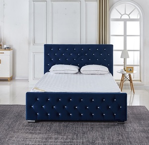 <span class=keywords><strong>Lit</strong></span> double moderne en bois <span class=keywords><strong>avec</strong></span> tête de <span class=keywords><strong>lit</strong></span> capitonnée en velours et boutons en cristal, disponible en tailles Queen et King - Product Image 3
