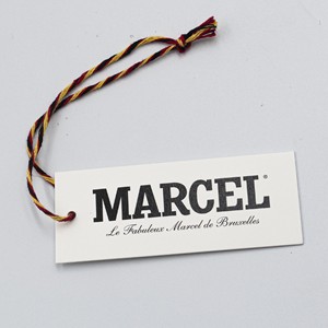 Tốt Nhất Bán Rất Dày Treo Thẻ Tùy Chỉnh Dập Nổi Treo Tag Nhãn Hiệu Riêng Đu Thẻ Vàng Foiled In Ấn Với Strings Looped - Product Image 1