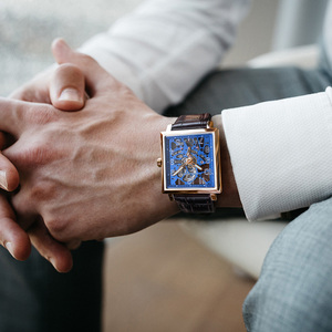Montres-bracelets mécaniques squelette analogiques lumineuses noires <span class=keywords><strong>AGELOCER</strong></span> pour hommes, montres de luxe de marque haut de gamme - Product Image 4