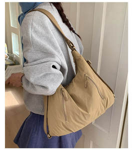 Large Capacity Women's Tote Bag Lightweight Casual School Bag Outdoor Student Ladies Handbags Crossbody Bag Single-shoulder bags - Product Image 4