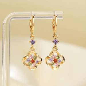 Diseños de lujo Pendientes de cobre de Latón chapado en oro Joyas de diamantes de imitación indios Pendientes de circón de oro árabe - Product Image 4