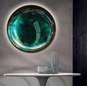 Scultura Artistica in Vetro Iridescente e Metallo - Opera d'Arte Verde Foresta Profondo con Superficie Riflettente per Spazi Commerciali - Product Image 1