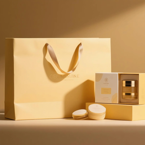 Sac cadeau en papier ivoire recyclé personnalisé en gros d'usine - Poignée en ruban, votre propre logo, luxe pour l'emballage de cosmétiques et de parfums - Product Image 3