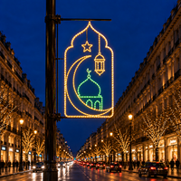 Goldener Bogen Grüner Halbmond Hängelaterne LED-Lichterkette Ramadan Pfahl-Motivbeleuchtung für Außenbereich Straßendekoration IP65