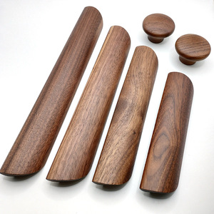 Découpe au laser CNC sur noyer noir personnalisée pour des ornements en bois complexes et des designs de panneaux muraux décoratifs - Product Image 2