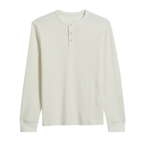 T-shirt in Cotone Pesante Bianco Liscio con Tessuto Waffle, Manica Lunga Larga e Collo Henley con Bottoni per Uomo - Product Image 1