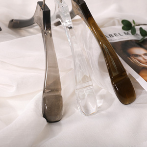 Cintres légers de luxe en cristal acrylique transparent pour hommes et femmes vêtements pantalons et robe salon sans crochets de Trace - Product Image 3