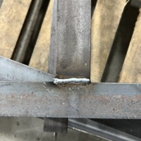 Fabrication sur mesure de rampes en acier au carbone, soudage, découpe au laser, pliage, meulage, service d'assemblage
