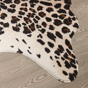 Tappeto con Stampa Finta Pelle di Leopardo, Tappeto a Forma di Pelle di Mucca, Morbido e Antiscivolo per Soggiorno e Camera da Letto - Product Image 3