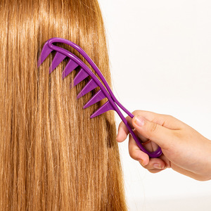 Peigne à cheveux en forme de U, à dents larges, en matériau PP, multifonctionnel pour le coiffage et les coiffures lissées, usage général. - Product Image 1