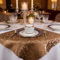 Hochzeitsbankett Hotel-Tischdekoration mit Eleganter Klassischer Lila Jacquard Quadratischer Serviette und Tischset im Ins-Stil