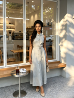 Robe longue décontractée pour femme, style simple, sans manches, col chemise, rayures sauge, boutonnée, ceinture, coupe trapèze, collection 2026, vente en gros