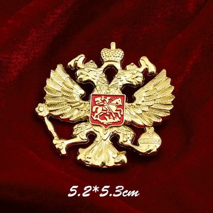 Insigne Aigle à deux têtes russe, hache et fer à marteau soviétiques, médaille patriotique de première classe, étoile rouge à cinq branches, épinglette vintage en zinc - Product Image 3