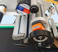 Machine d'étiquetage automatique pour cartes à gratter, surfaces planes, bouteilles et pochettes, idéale pour les cosmétiques