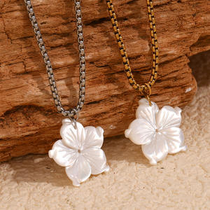 Collana di fiori di conchiglia bianca con Azalea madreperla <span class=keywords><strong>ciondolo</strong></span> 18K oro catena d'onda in acciaio inossidabile gioielli regalo per lei - Product Image 5