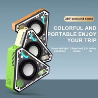 Neuer V2 Mecha-Lautsprecher für Draußen, Tragbar mit 7-Farben-RGB-Licht, Kleiner Kabelloser Mini-Desktop-Lautsprecher aus Kunststoff mit AirPlay und Uhr