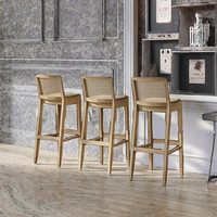 Tabouret de bar moderne et minimaliste en bois massif avec dossier en rotin courbé, écologique, personnalisé en usine, pour salle de sport, bar à domicile, hôtel