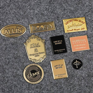 उच्च चमक जस्ता मिश्र धातु प्राचीन वाइन लेबल नेमप्लेट लाल सफेद शराब ट्रेडमार्क लोगो ने सोने की प्लेटेड कस्टम रंग पिन पदक - Product Image 1