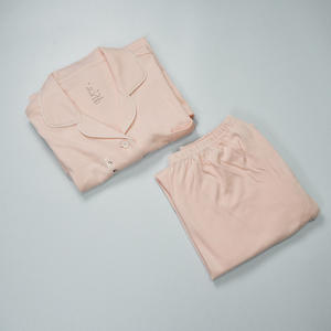 Vente en gros de pyjamas pour femmes en coton biologique 100% personnalisés deux pièces tissu tricoté doux à manches longues - Product Image 3